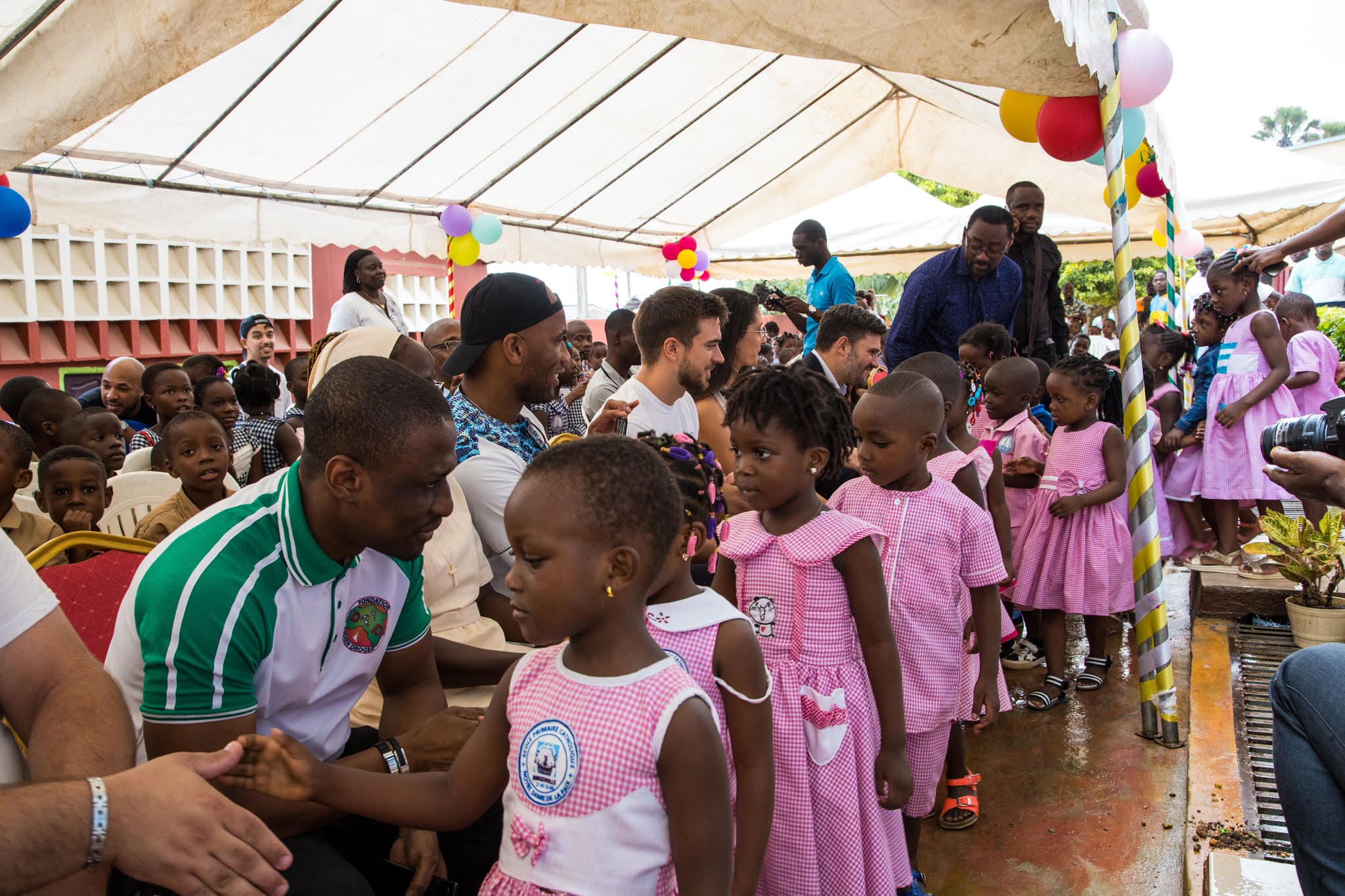 Didier Drogba à l'école militaire de BINGERVILLE, CÔTE D’IVOIRE