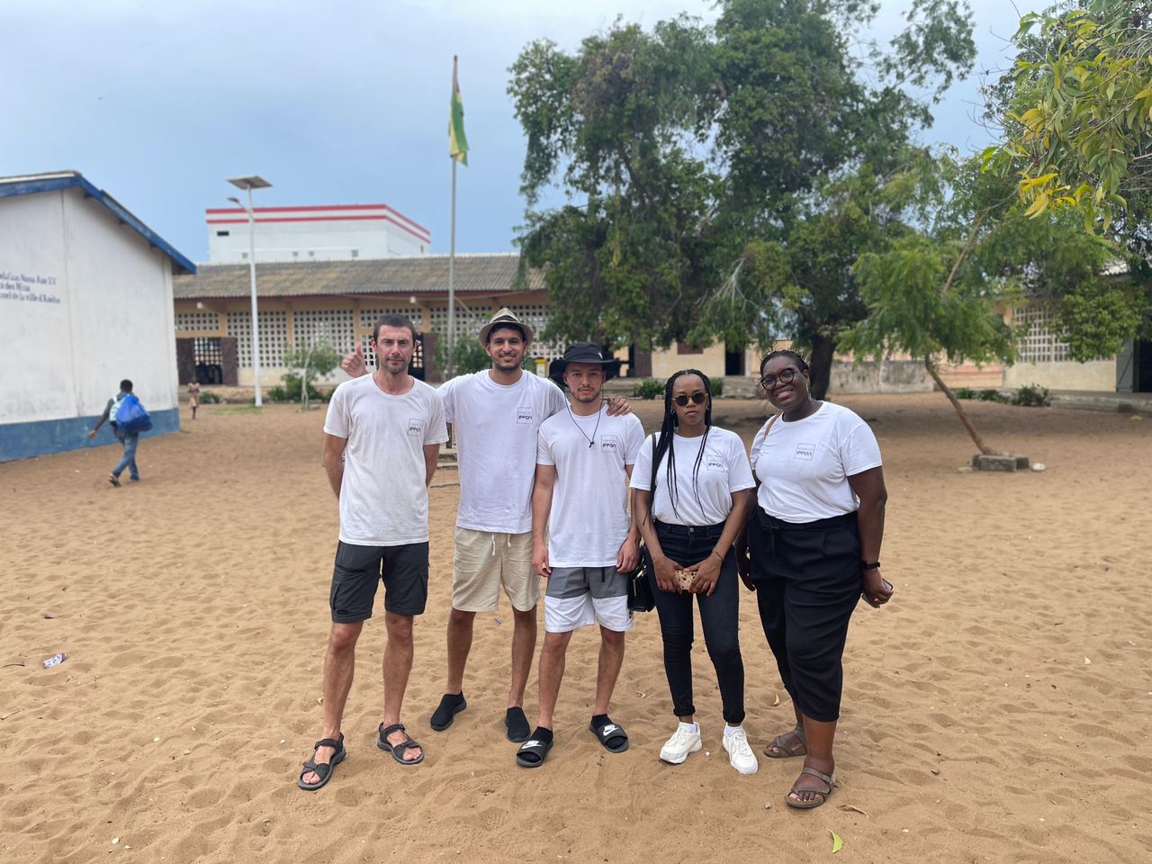 Photo de l'équipe de bénévoles pour le projet à Aného au Togo