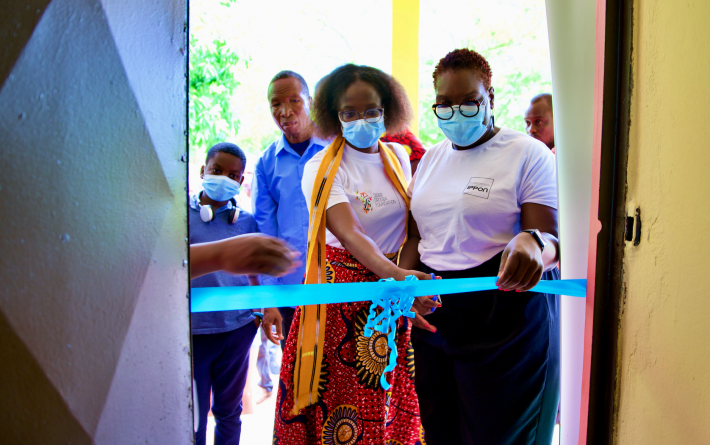 Inauguration d'une école par Émilie Andéol